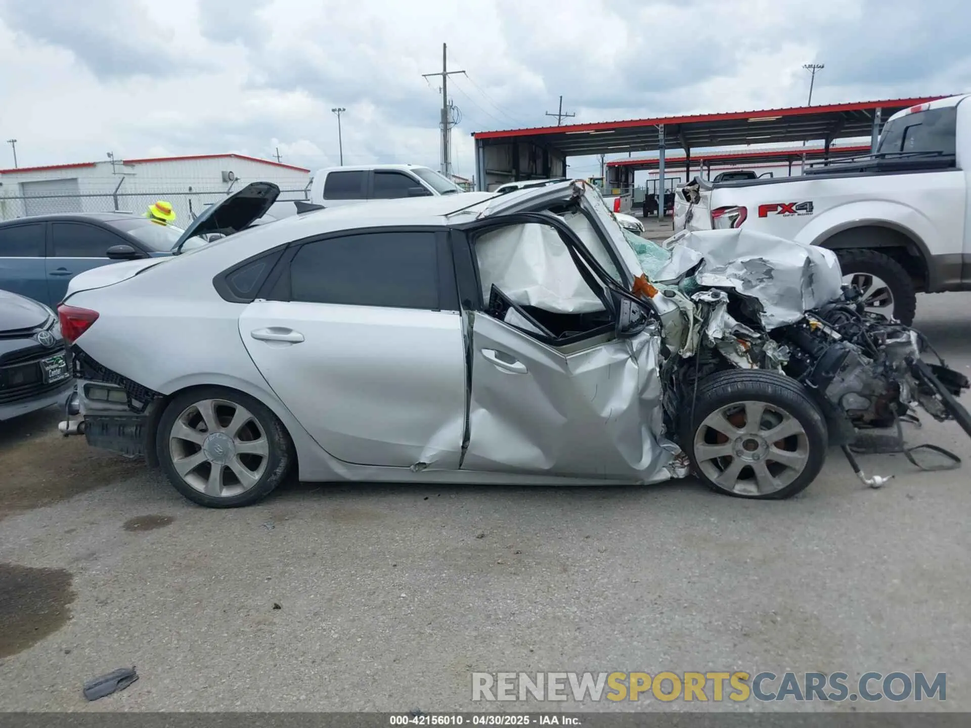 13 Photograph of a damaged car 3KPF24AD8KE032587 KIA FORTE 2019