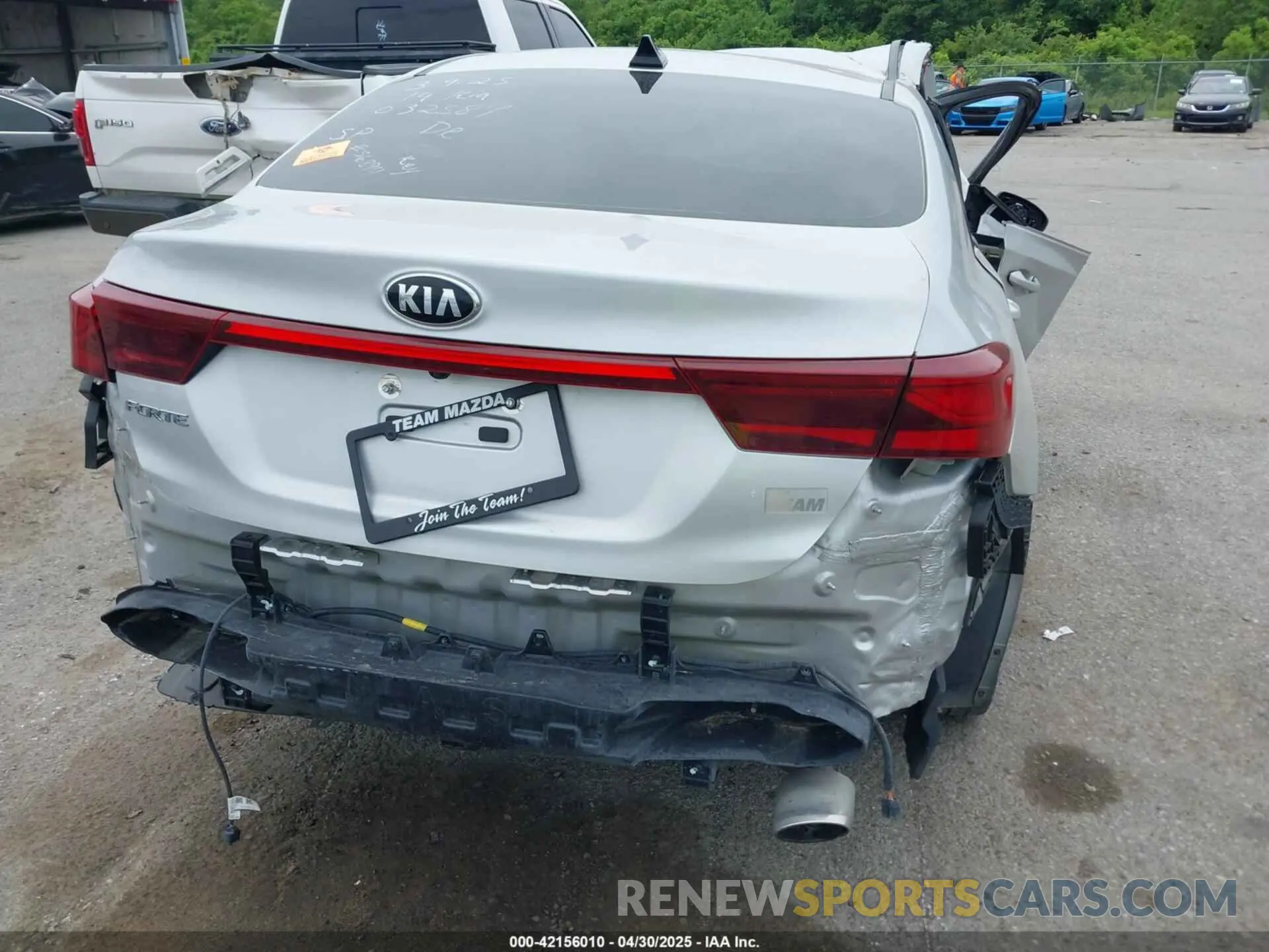 16 Photograph of a damaged car 3KPF24AD8KE032587 KIA FORTE 2019