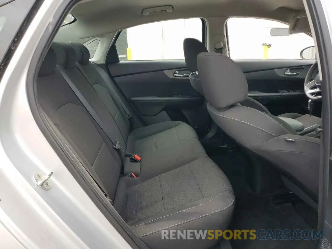 10 Photograph of a damaged car 3KPF24AD8KE060972 KIA FORTE 2019