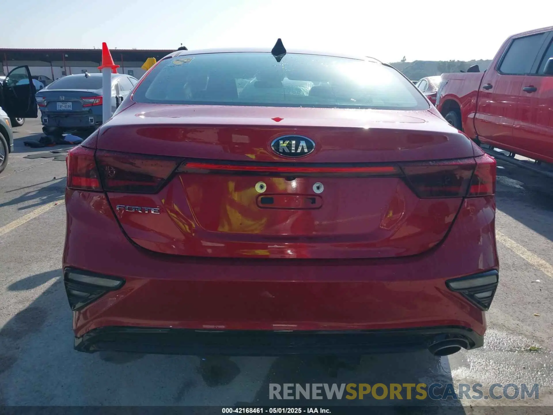 16 Фотография поврежденного автомобиля 3KPF24AD8KE068313 KIA FORTE 2019