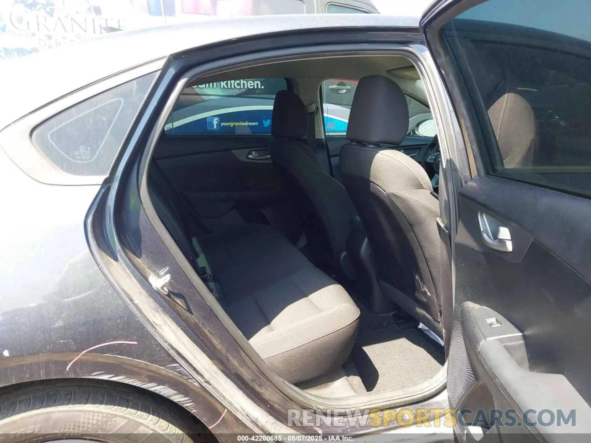 8 Photograph of a damaged car 3KPF24AD8KE069591 KIA FORTE 2019