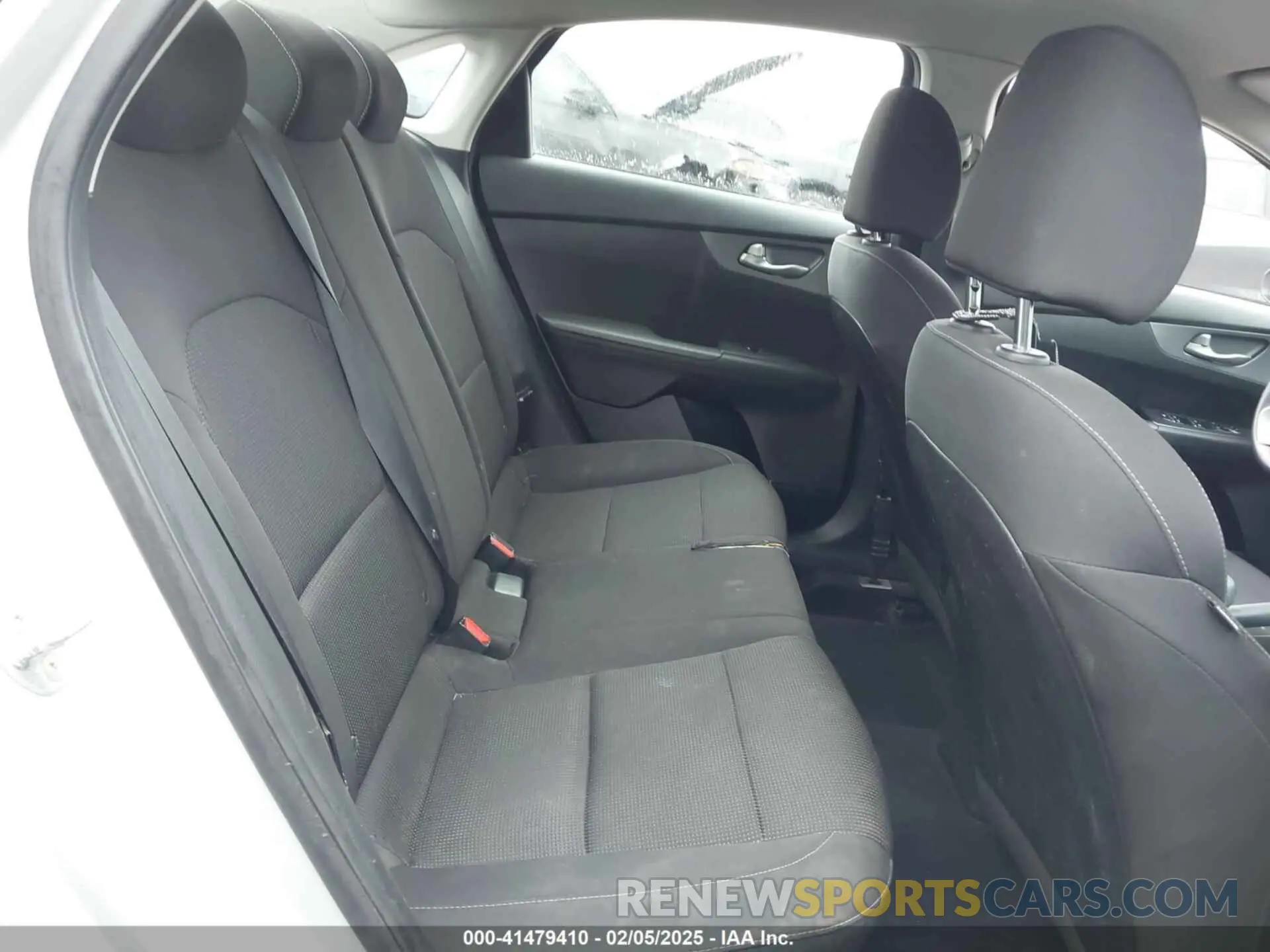8 Photograph of a damaged car 3KPF24AD8KE075892 KIA FORTE 2019