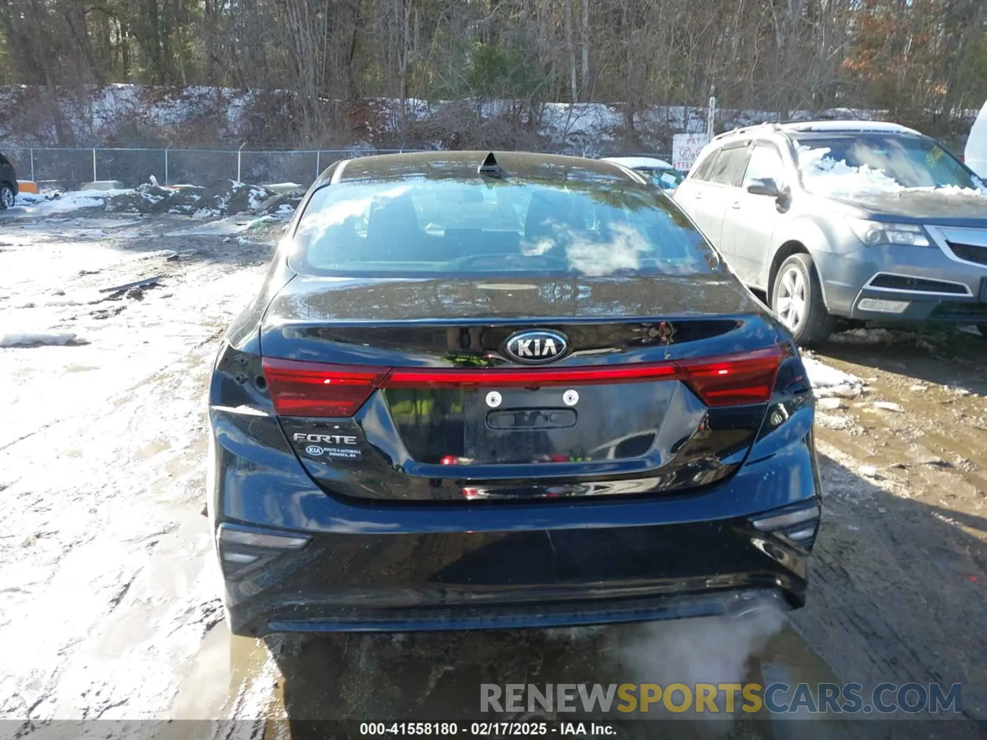 17 Photograph of a damaged car 3KPF24AD8KE102623 KIA FORTE 2019