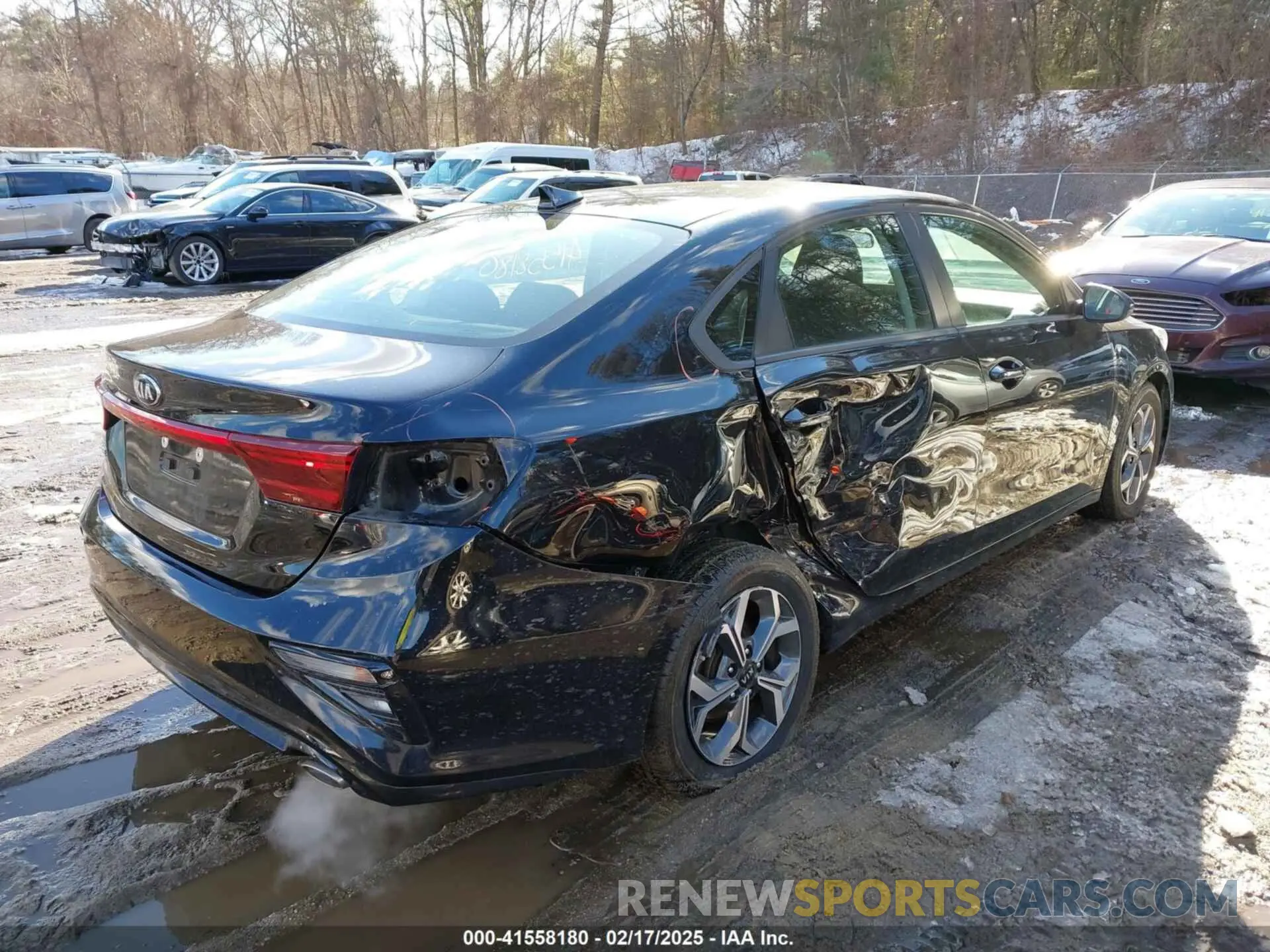 4 Photograph of a damaged car 3KPF24AD8KE102623 KIA FORTE 2019