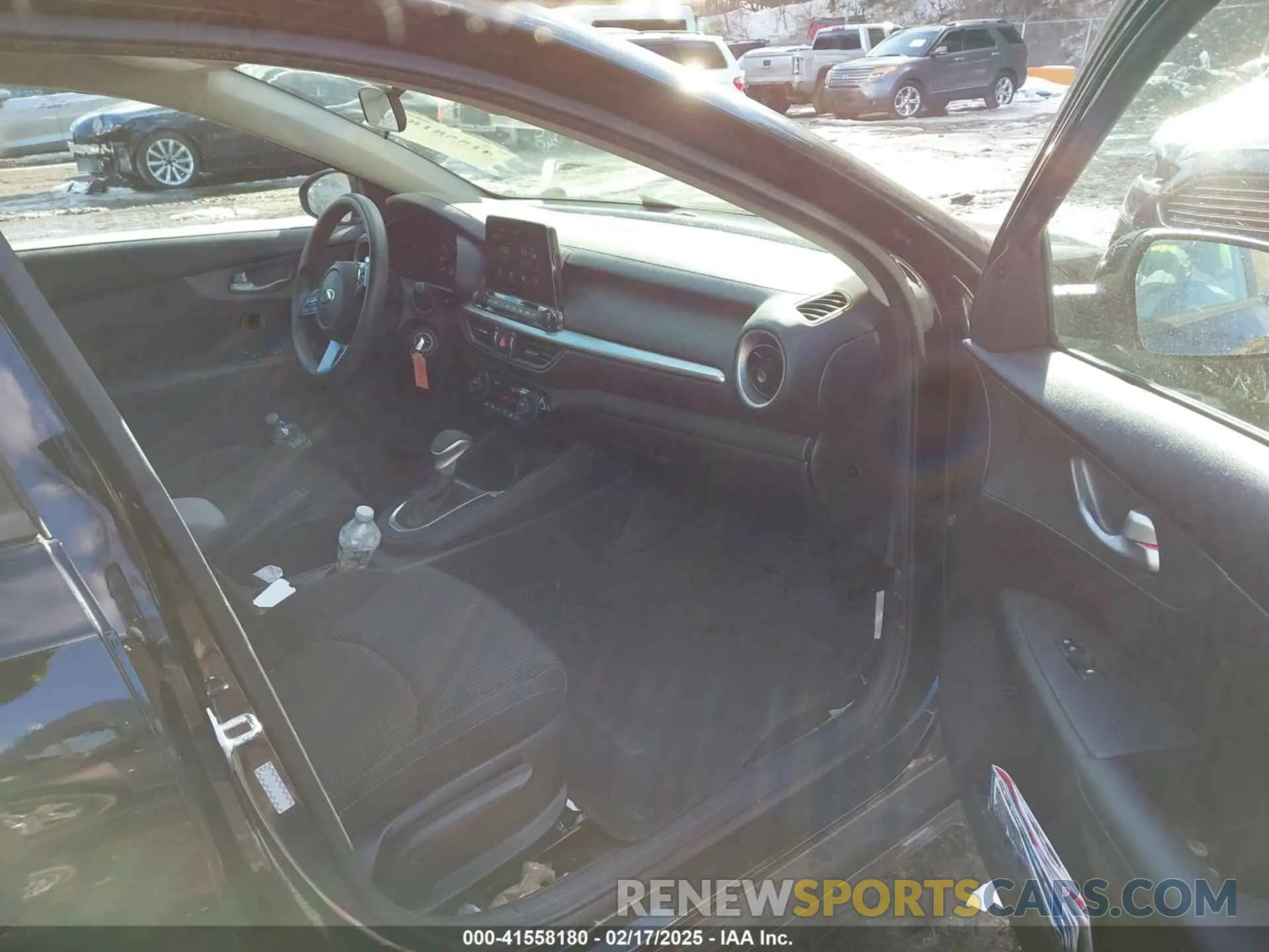 5 Photograph of a damaged car 3KPF24AD8KE102623 KIA FORTE 2019