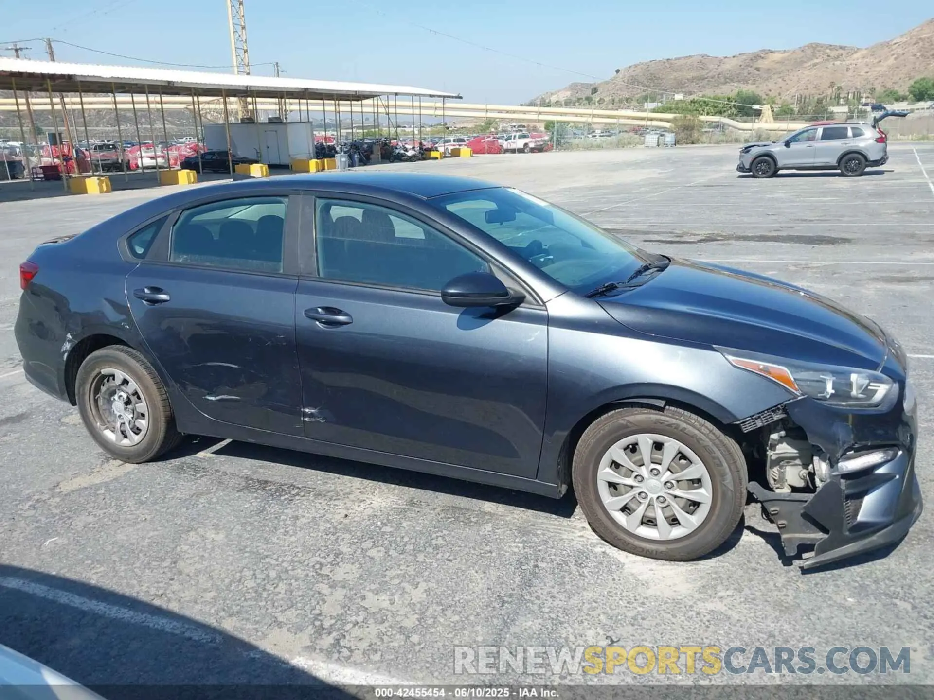 13 Photograph of a damaged car 3KPF24AD8KE104761 KIA FORTE 2019
