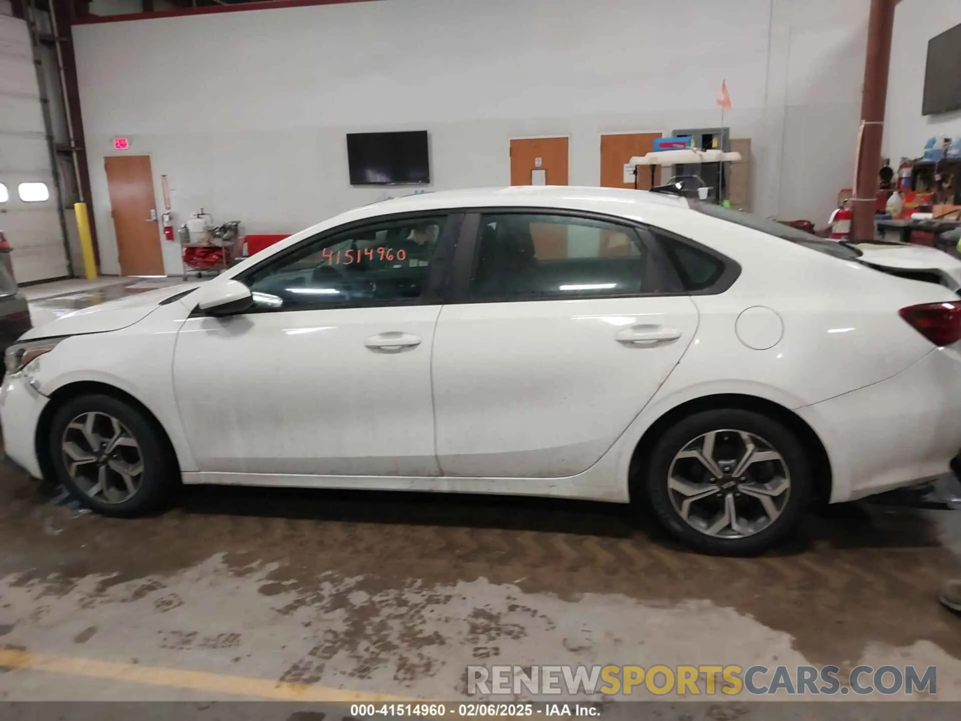 14 Photograph of a damaged car 3KPF24AD8KE121155 KIA FORTE 2019