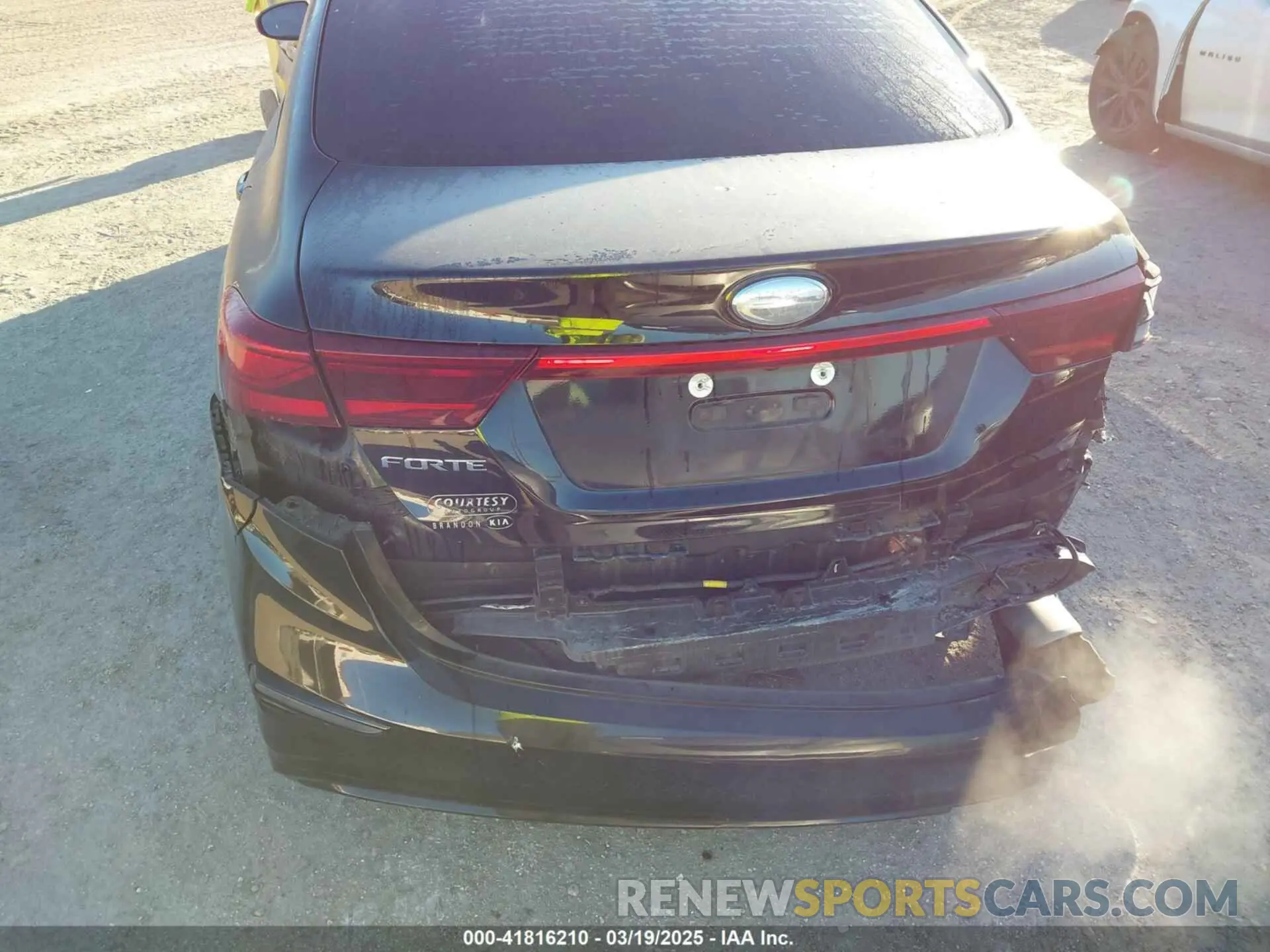 6 Photograph of a damaged car 3KPF24AD8KE133273 KIA FORTE 2019