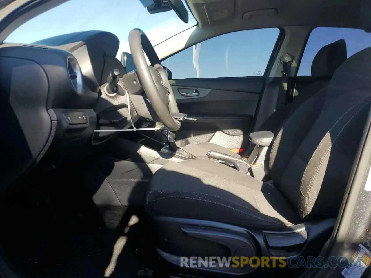 7 Photograph of a damaged car 3KPF24AD8KE136027 KIA FORTE 2019