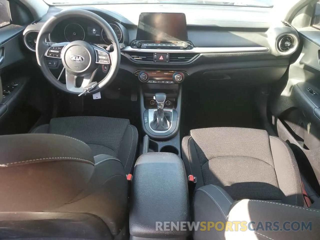 8 Photograph of a damaged car 3KPF24AD8KE136027 KIA FORTE 2019