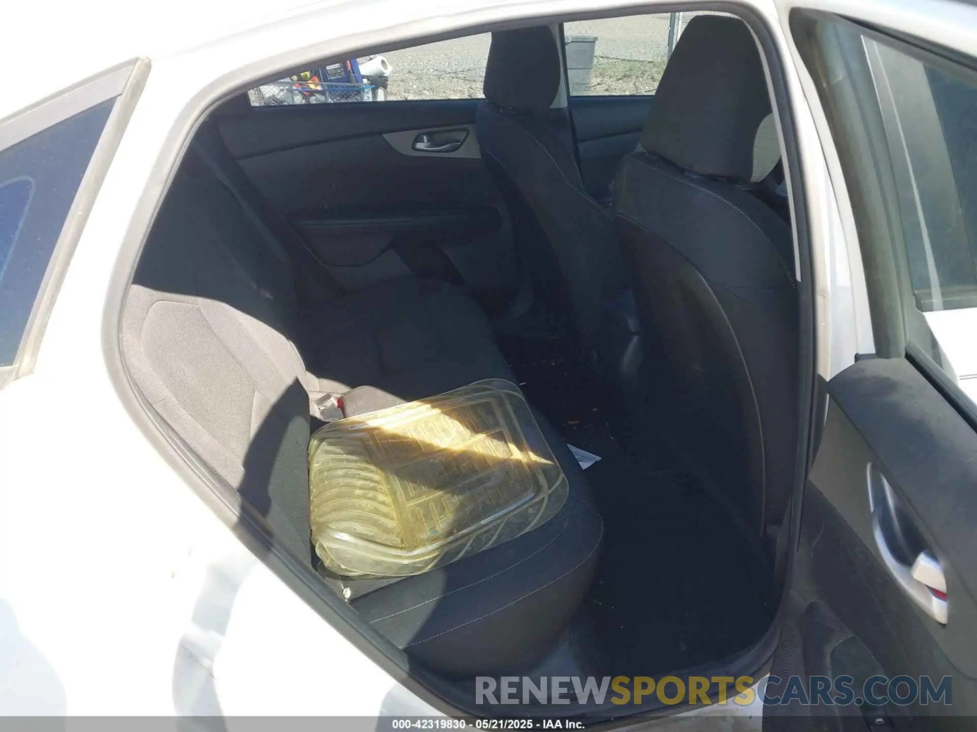 8 Фотография поврежденного автомобиля 3KPF24AD9KE037958 KIA FORTE 2019