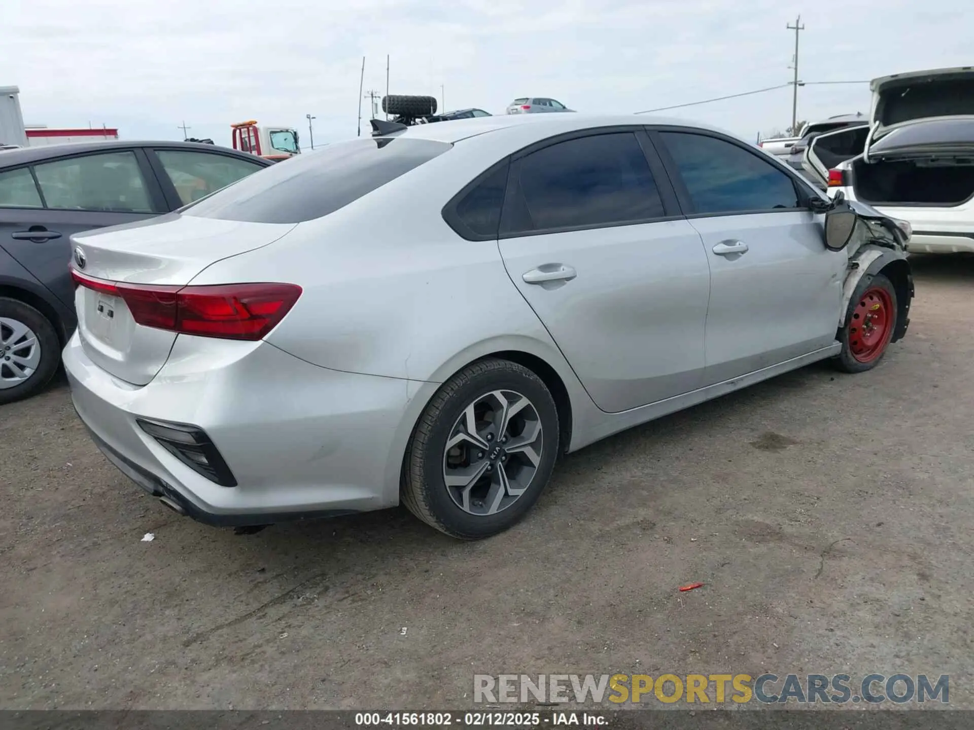4 Photograph of a damaged car 3KPF24AD9KE042044 KIA FORTE 2019
