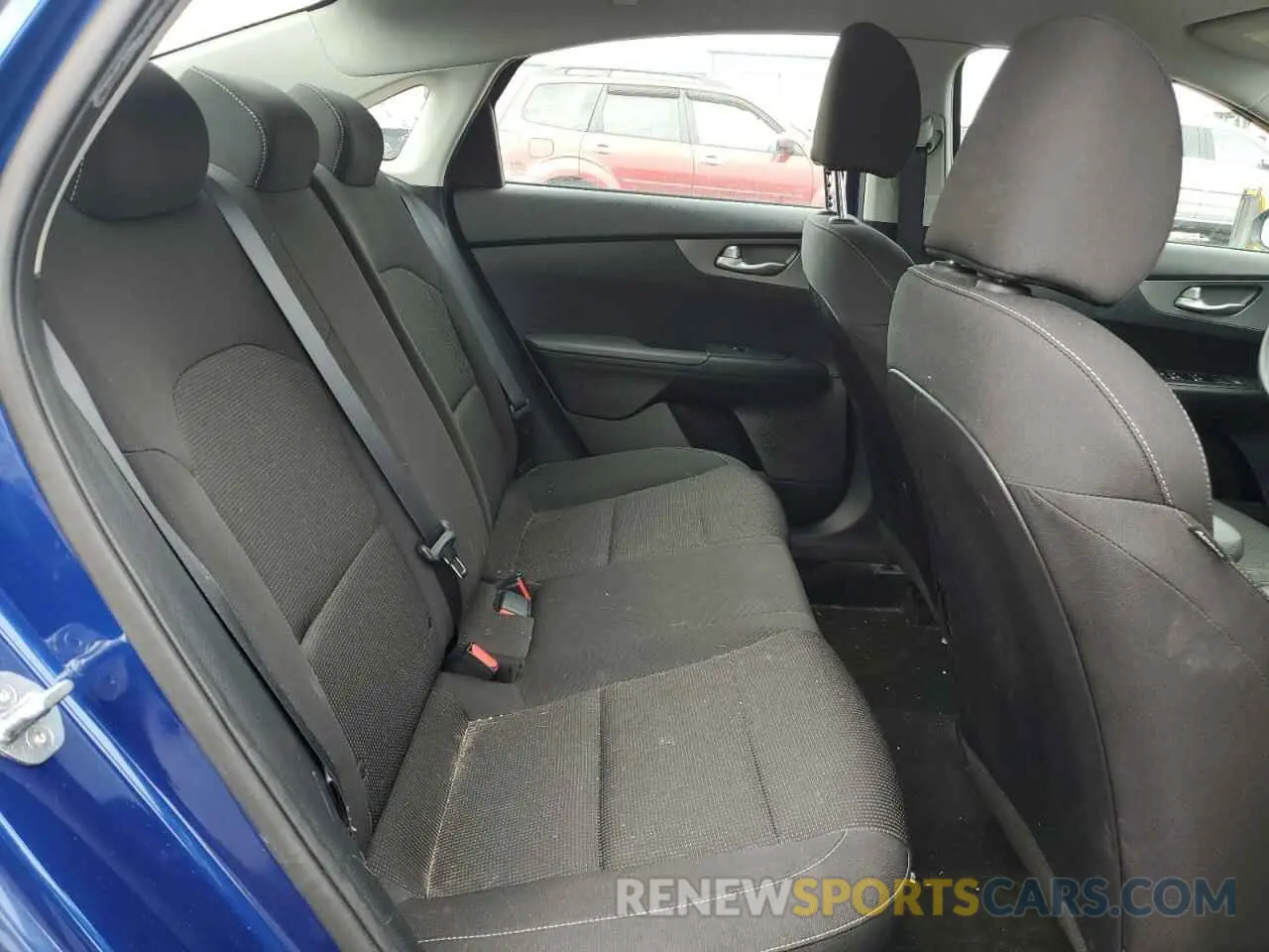 10 Фотография поврежденного автомобиля 3KPF24AD9KE052850 KIA FORTE 2019
