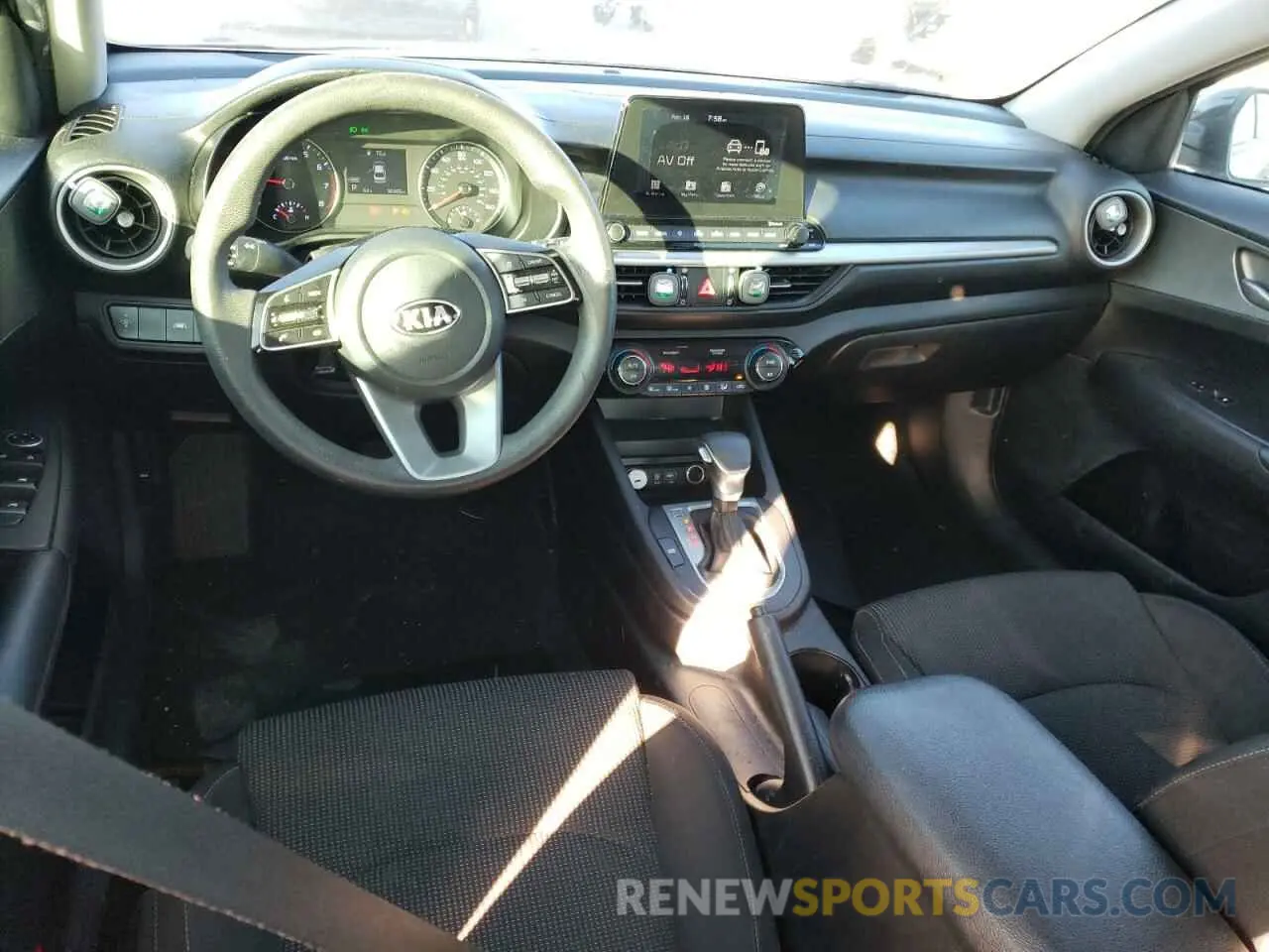 8 Photograph of a damaged car 3KPF24AD9KE105840 KIA FORTE 2019