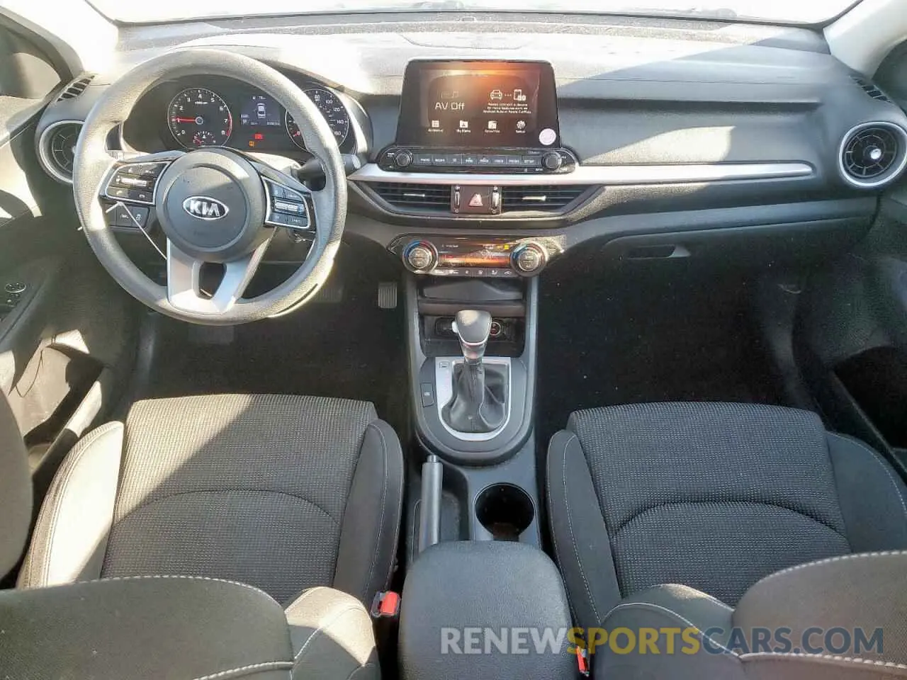8 Photograph of a damaged car 3KPF24AD9KE111637 KIA FORTE 2019