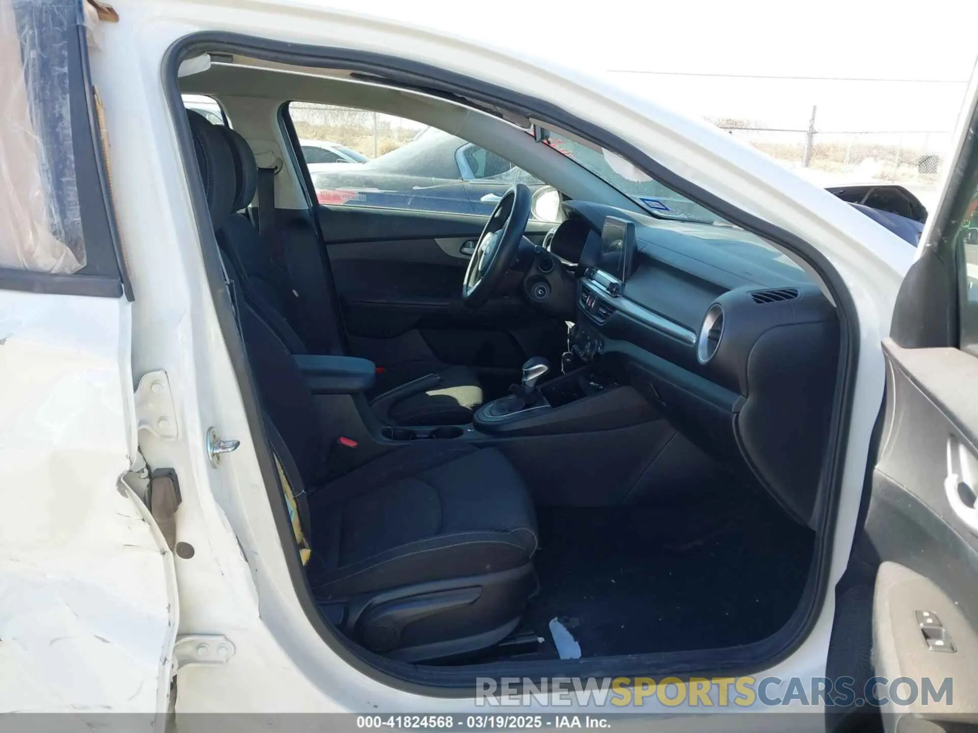 5 Photograph of a damaged car 3KPF24ADXKE006654 KIA FORTE 2019