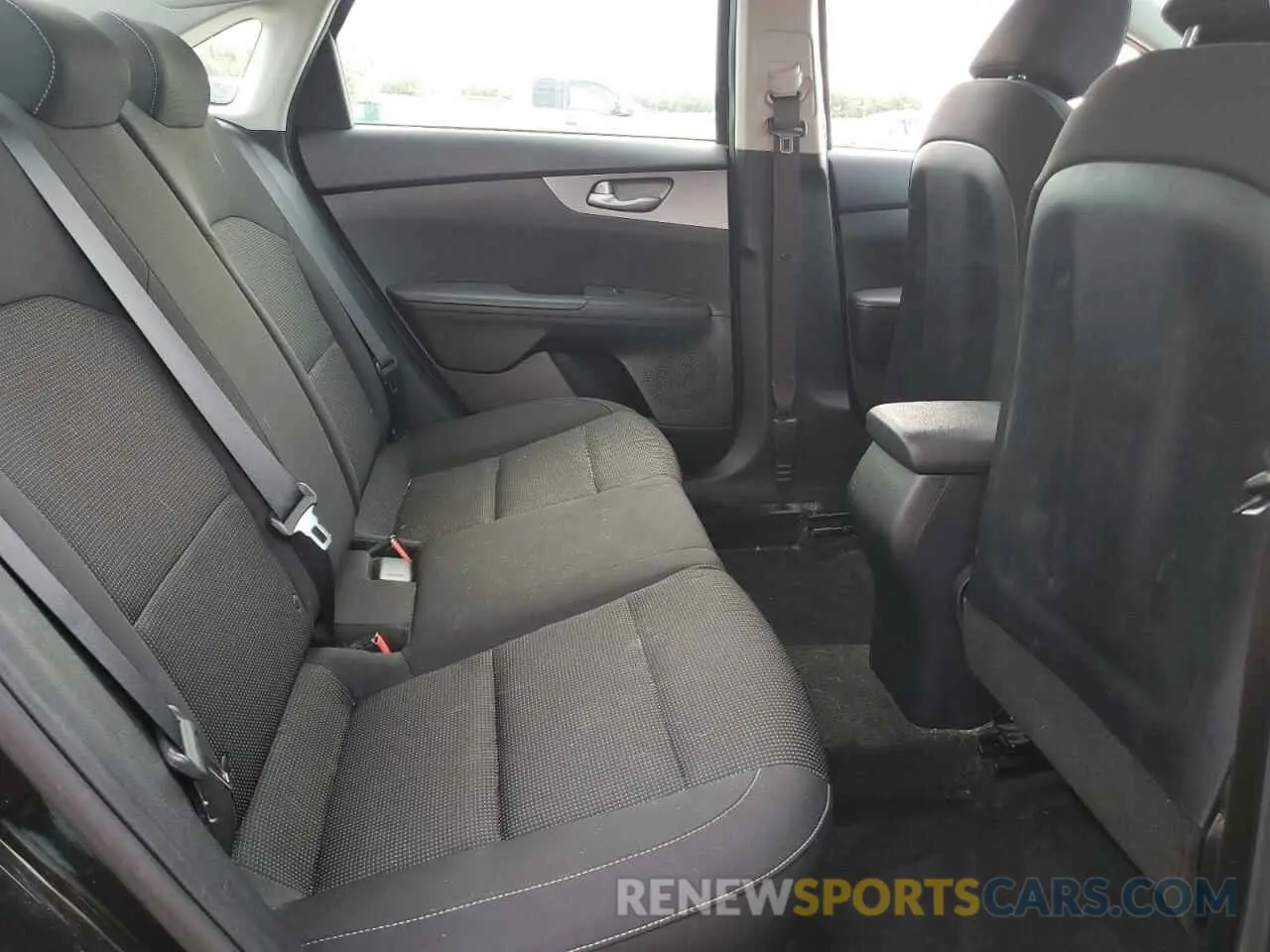10 Фотография поврежденного автомобиля 3KPF24ADXKE011076 KIA FORTE 2019