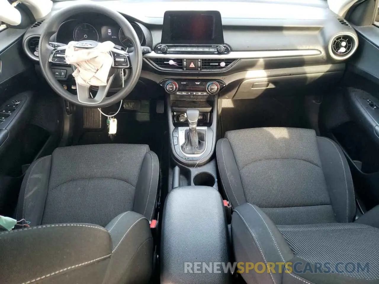 8 Фотография поврежденного автомобиля 3KPF24ADXKE073755 KIA FORTE 2019