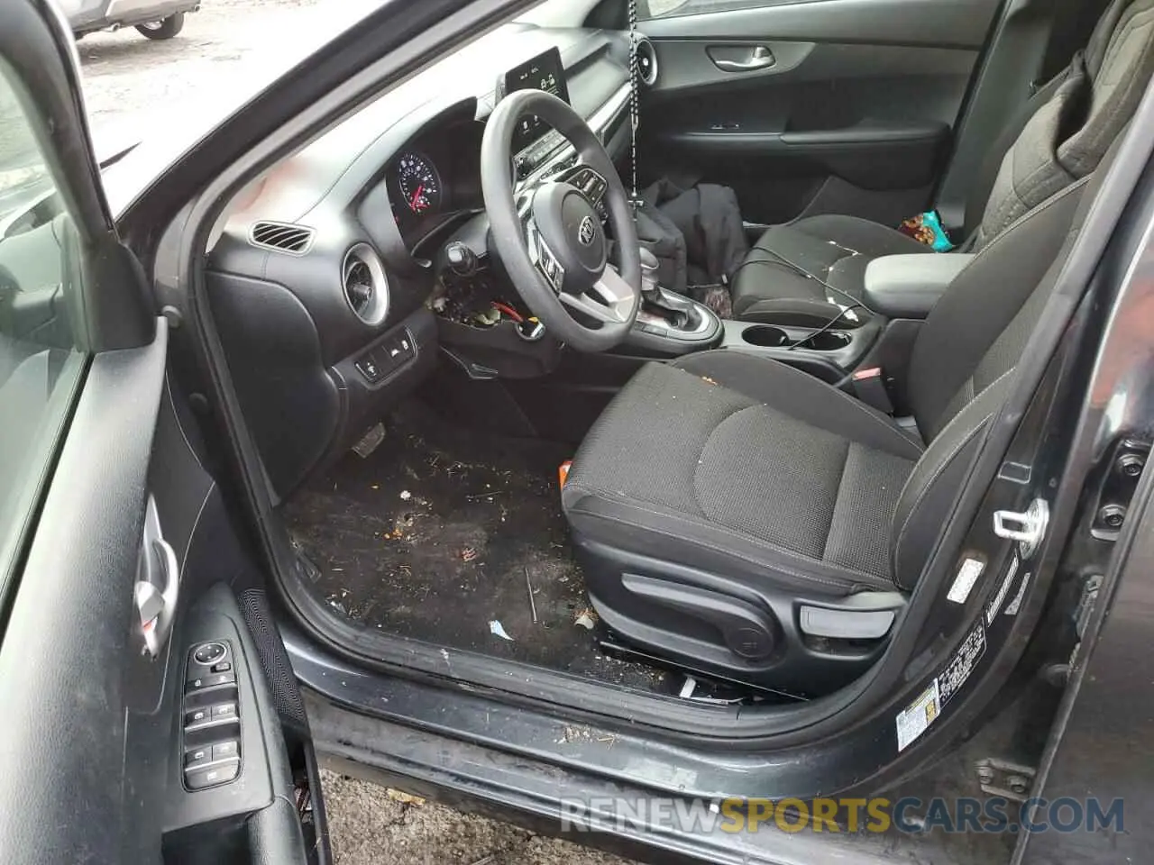 8 Photograph of a damaged car 3KPF24ADXKE088336 KIA FORTE 2019