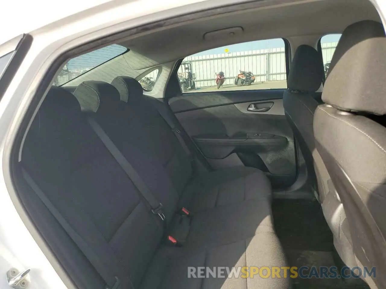 10 Фотография поврежденного автомобиля 3KPF24ADXKE095531 KIA FORTE 2019