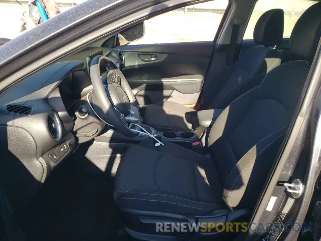 7 Photograph of a damaged car 3KPF24ADXKE103160 KIA FORTE 2019