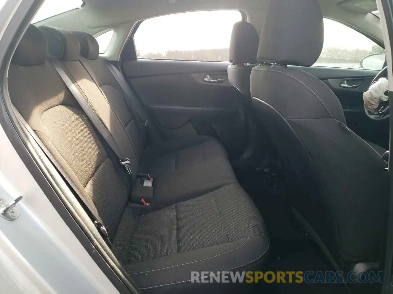 10 Photograph of a damaged car 3KPF24ADXKE136580 KIA FORTE 2019