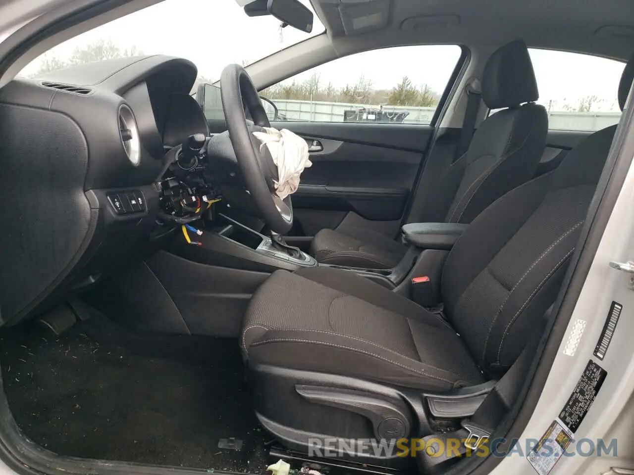 7 Photograph of a damaged car 3KPF24ADXKE136580 KIA FORTE 2019