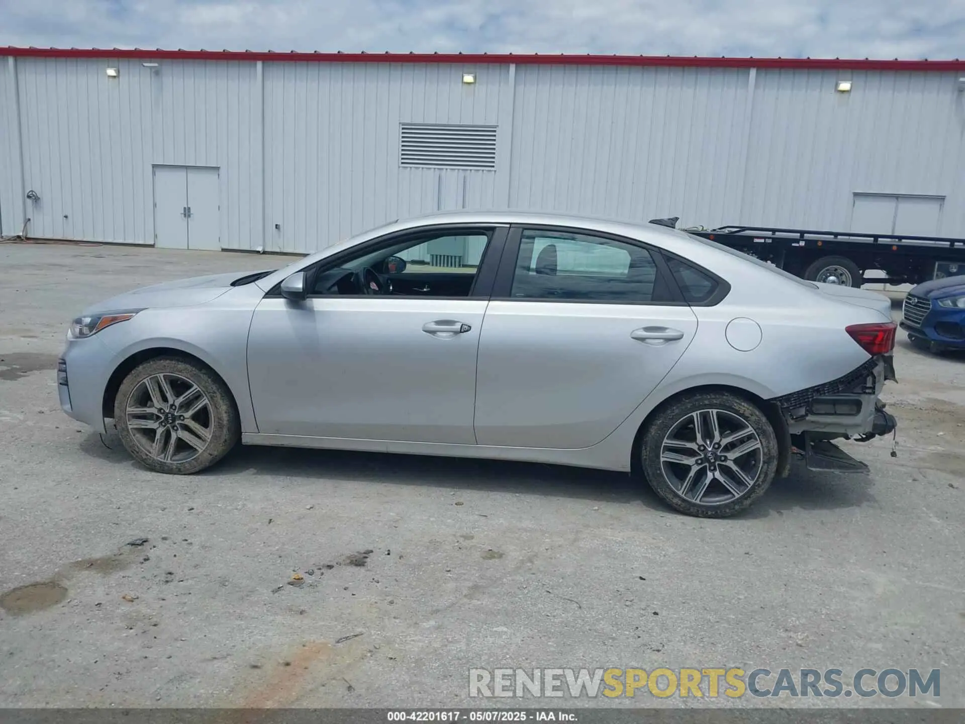 15 Photograph of a damaged car 3KPF34AD0KE042219 KIA FORTE 2019