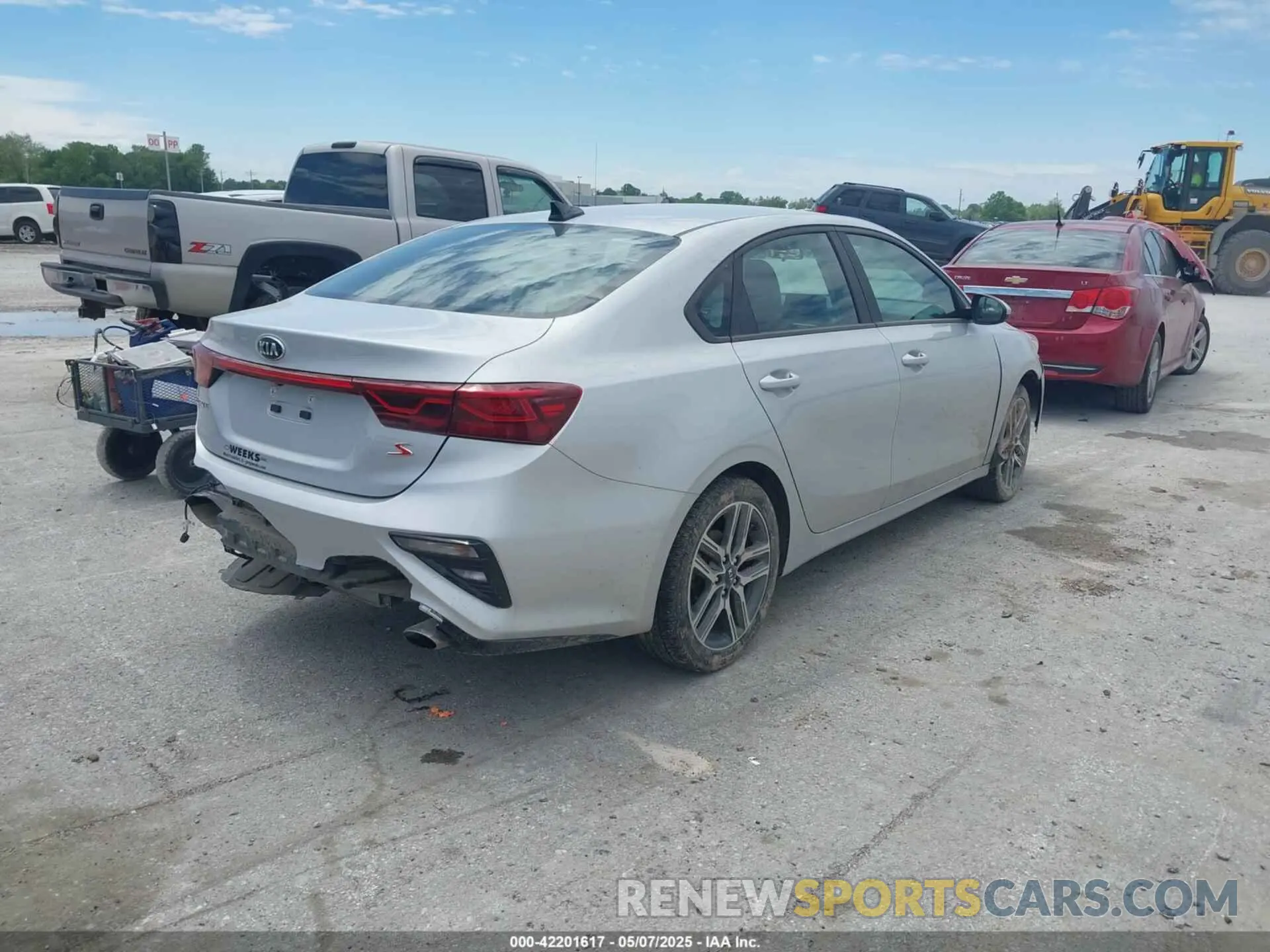 4 Photograph of a damaged car 3KPF34AD0KE042219 KIA FORTE 2019