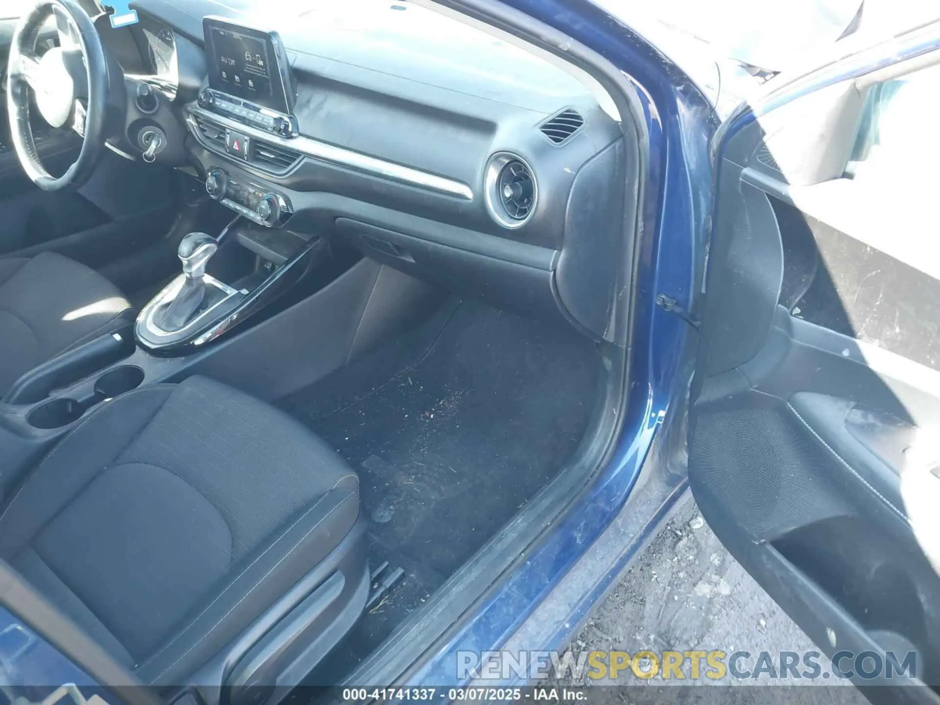 5 Photograph of a damaged car 3KPF34AD1KE021427 KIA FORTE 2019