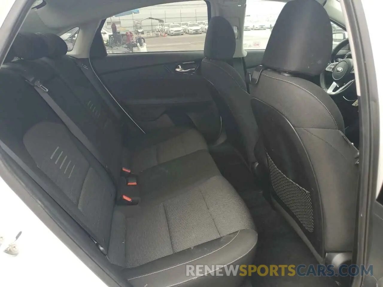 10 Photograph of a damaged car 3KPF34AD1KE044223 KIA FORTE 2019