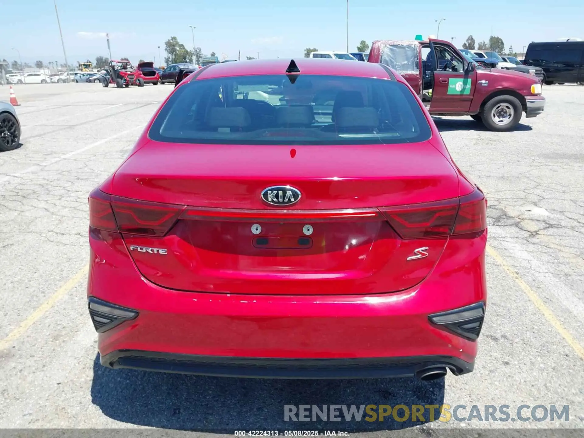16 Photograph of a damaged car 3KPF34AD1KE068201 KIA FORTE 2019