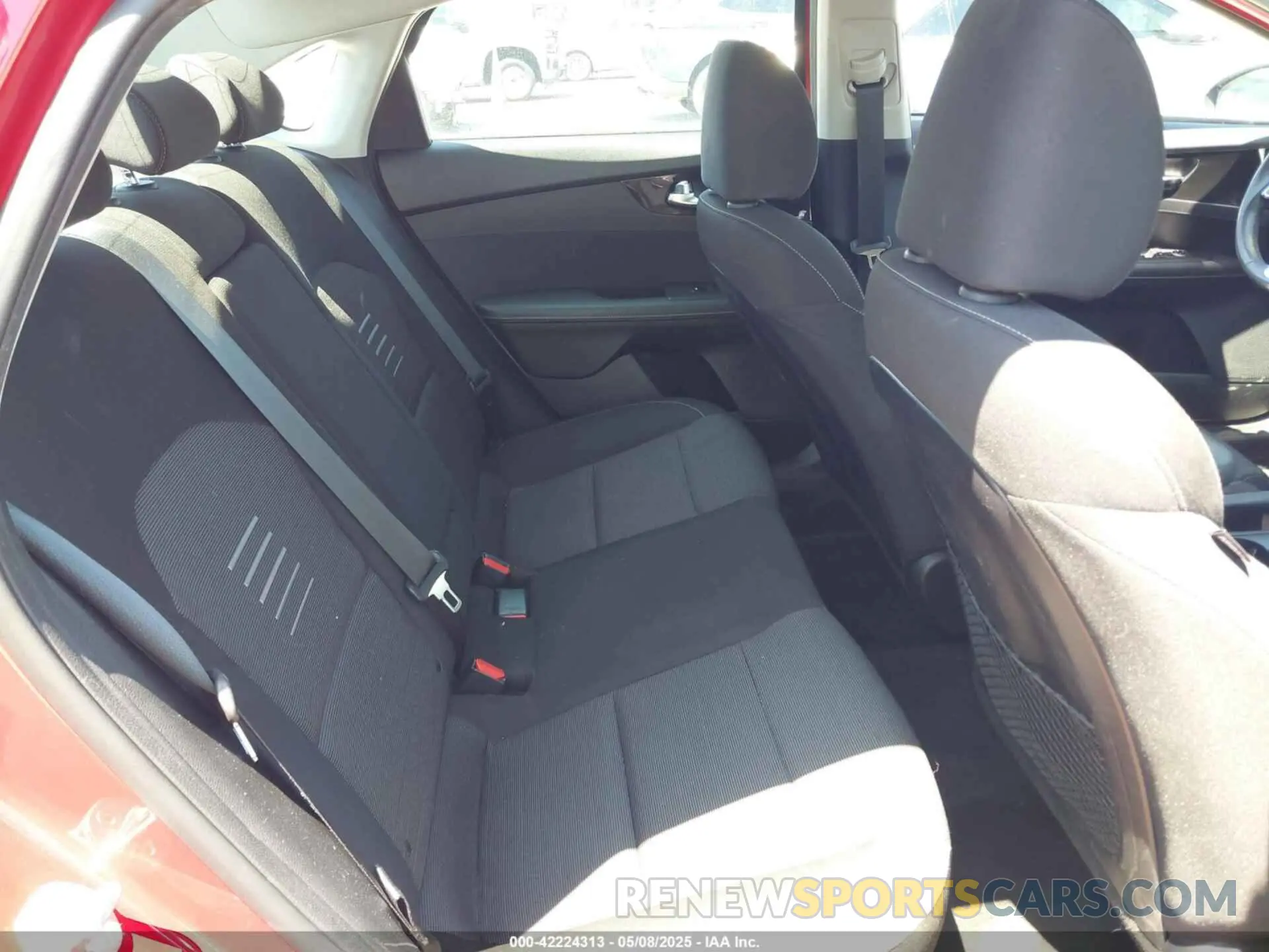 8 Photograph of a damaged car 3KPF34AD1KE068201 KIA FORTE 2019