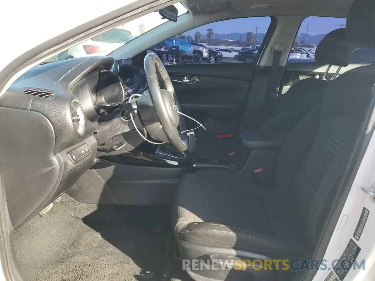 7 Photograph of a damaged car 3KPF34AD1KE098864 KIA FORTE 2019
