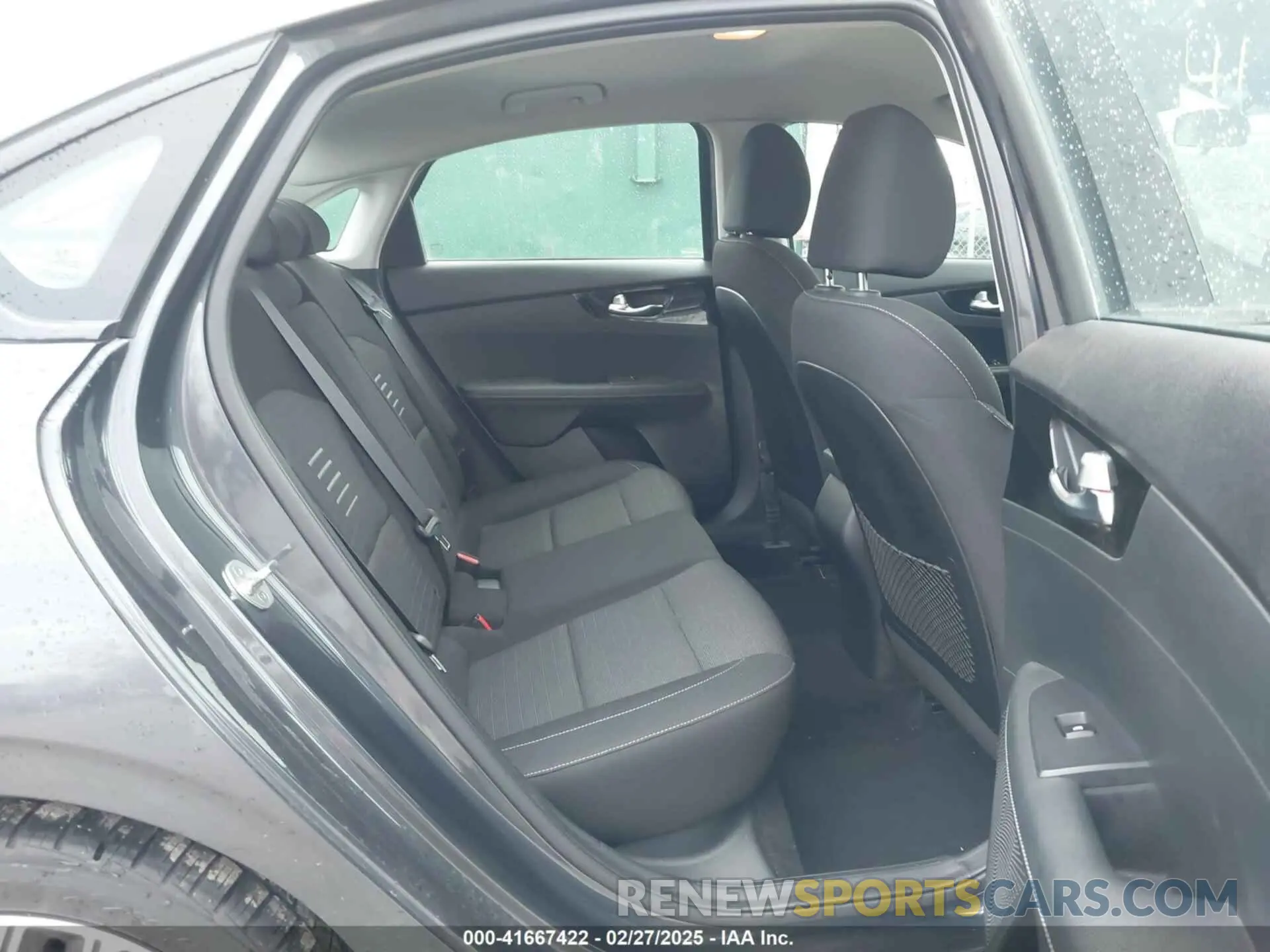8 Photograph of a damaged car 3KPF34AD2KE015894 KIA FORTE 2019