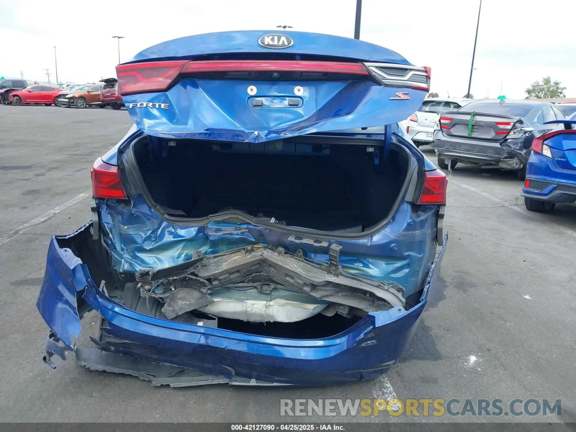 17 Photograph of a damaged car 3KPF34AD2KE017208 KIA FORTE 2019