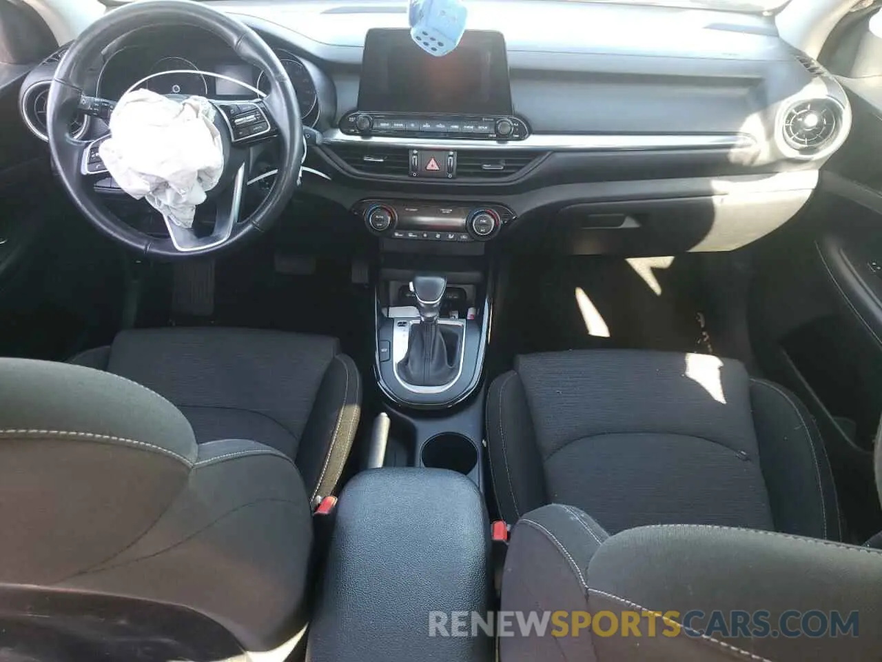 8 Фотография поврежденного автомобиля 3KPF34AD2KE022778 KIA FORTE 2019