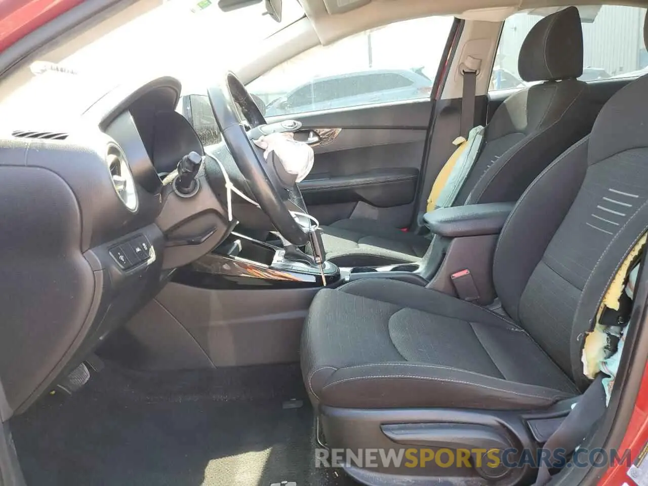 7 Фотография поврежденного автомобиля 3KPF34AD2KE041069 KIA FORTE 2019