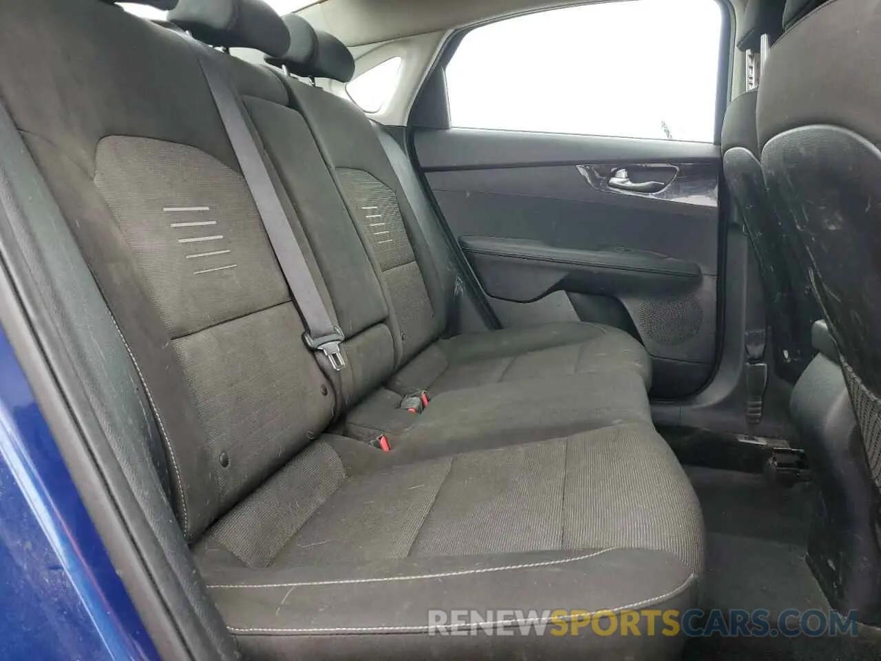 10 Фотография поврежденного автомобиля 3KPF34AD2KE104266 KIA FORTE 2019