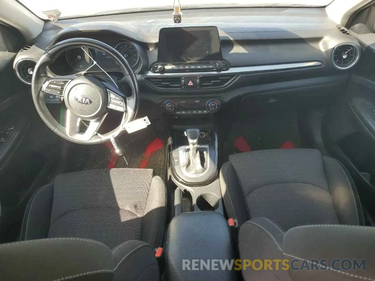 8 Фотография поврежденного автомобиля 3KPF34AD4KE135857 KIA FORTE 2019