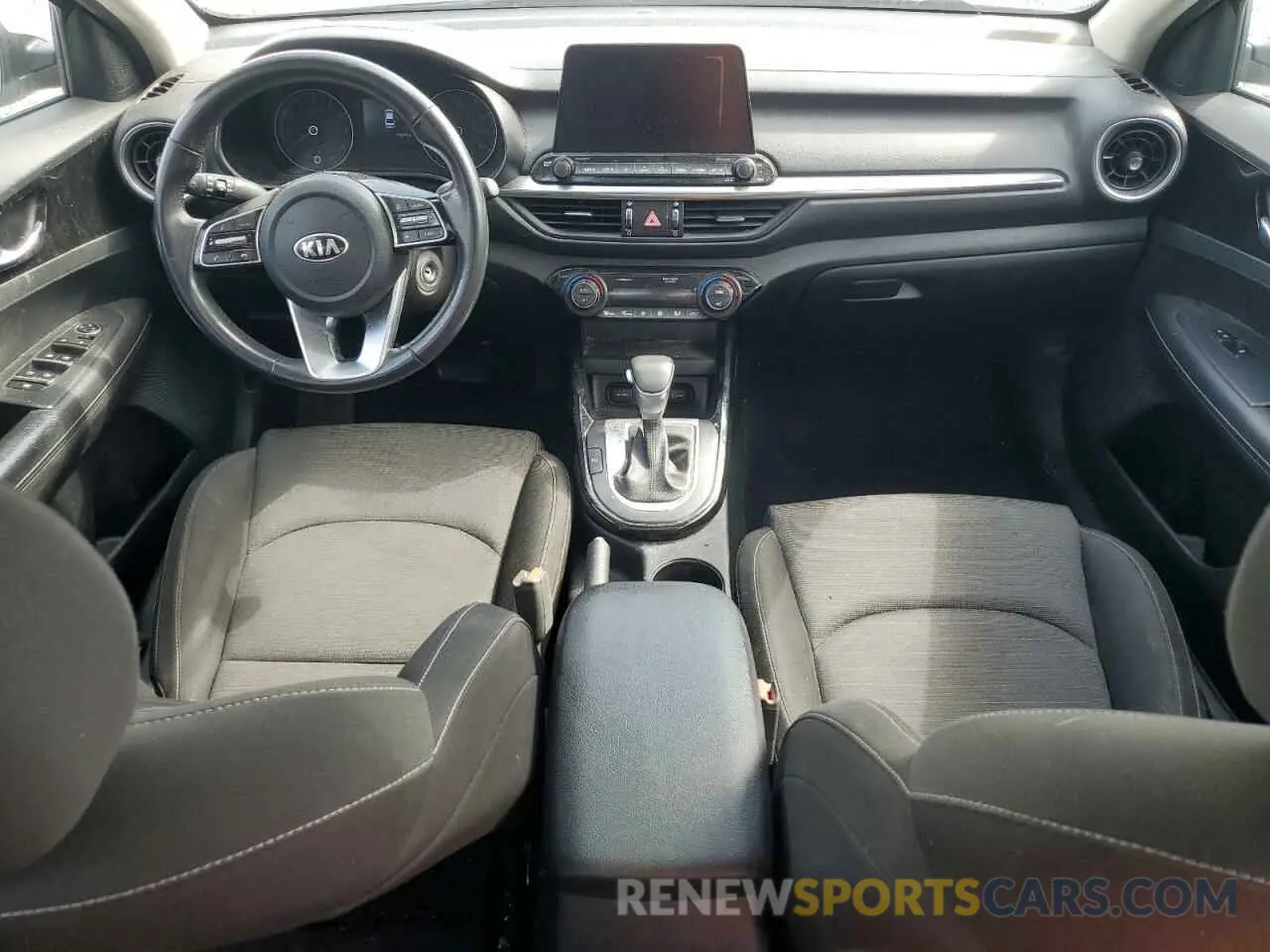8 Photograph of a damaged car 3KPF34AD5KE046105 KIA FORTE 2019