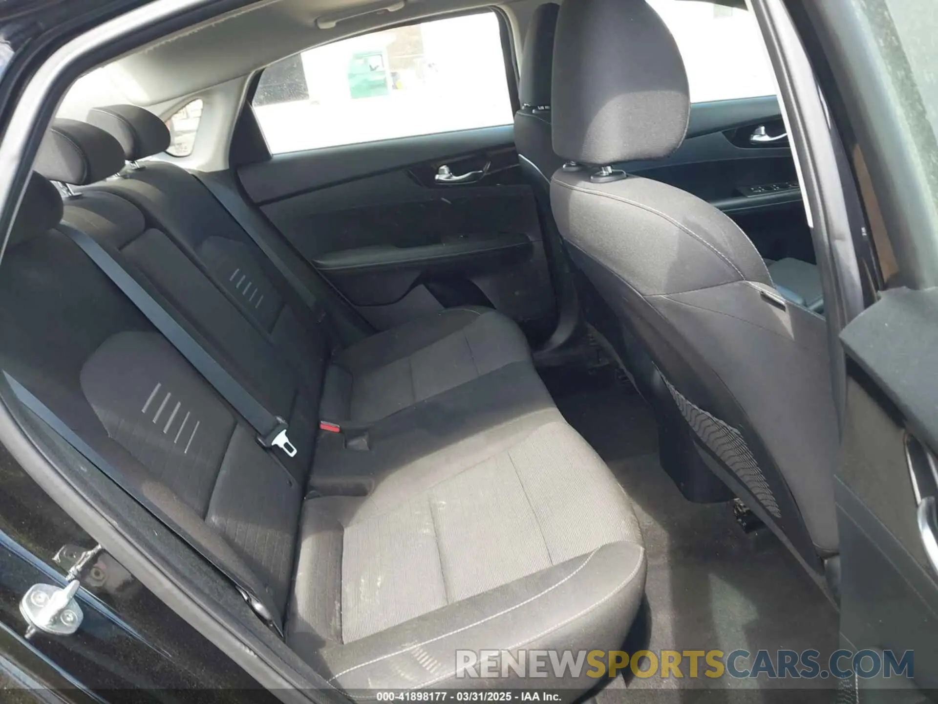 8 Photograph of a damaged car 3KPF34AD6KE029443 KIA FORTE 2019