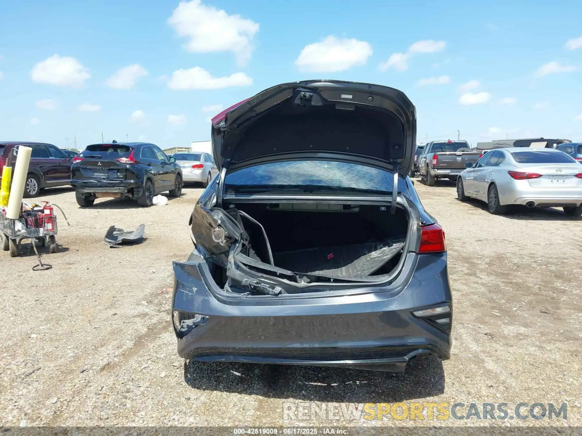 15 Photograph of a damaged car 3KPF34AD6KE104089 KIA FORTE 2019