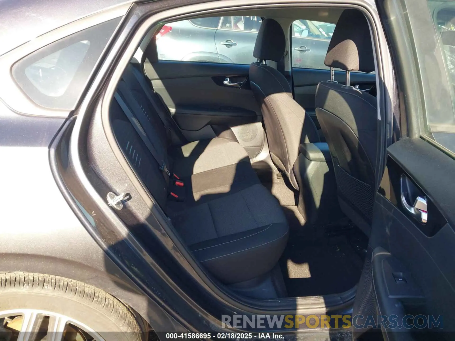 8 Фотография поврежденного автомобиля 3KPF34AD6KE118056 KIA FORTE 2019