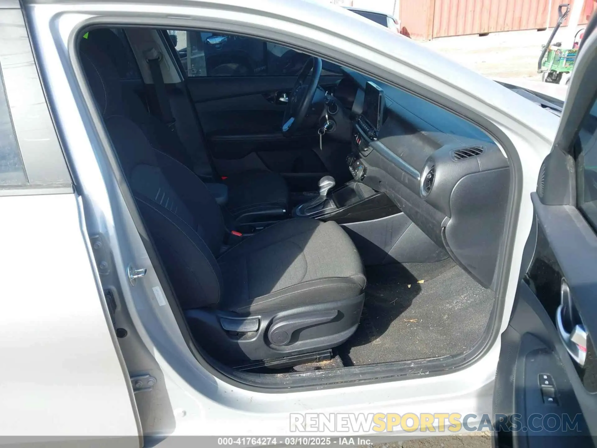 5 Photograph of a damaged car 3KPF34AD7KE027183 KIA FORTE 2019