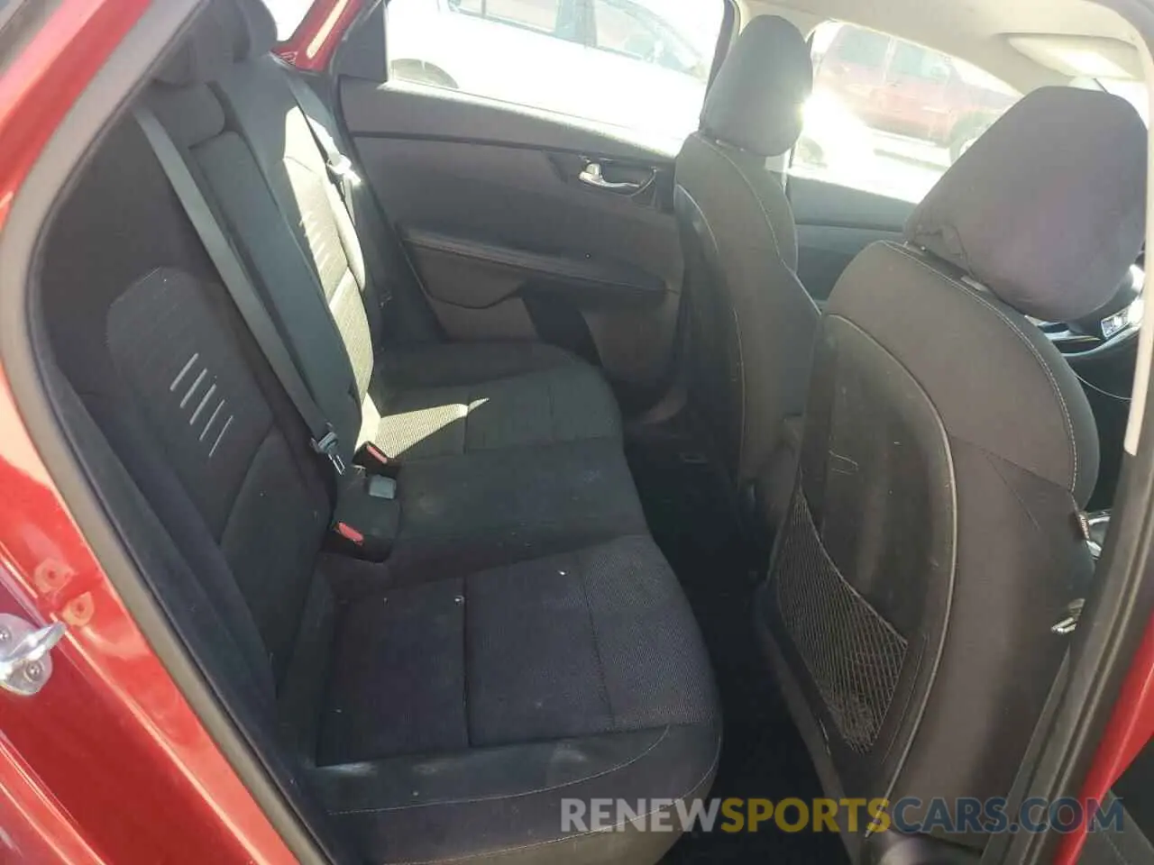 11 Фотография поврежденного автомобиля 3KPF34AD8KE016564 KIA FORTE 2019