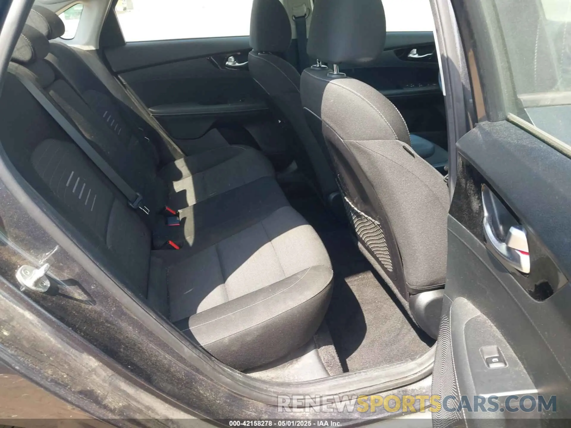 8 Фотография поврежденного автомобиля 3KPF34AD8KE027709 KIA FORTE 2019