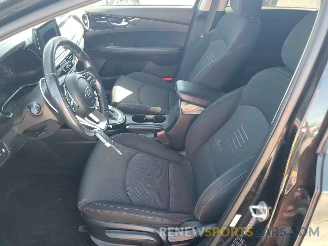 7 Photograph of a damaged car 3KPF34AD8KE039021 KIA FORTE 2019