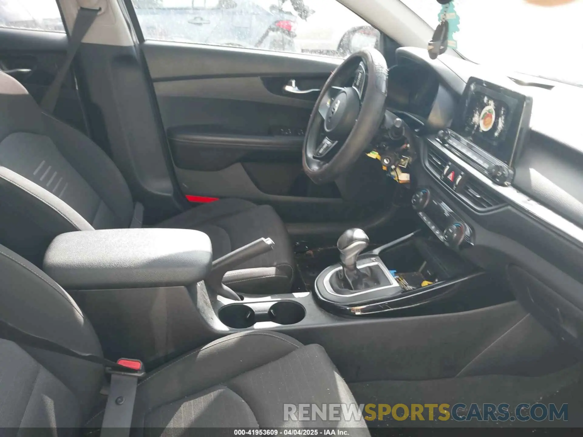 5 Фотография поврежденного автомобиля 3KPF34AD9KE013236 KIA FORTE 2019