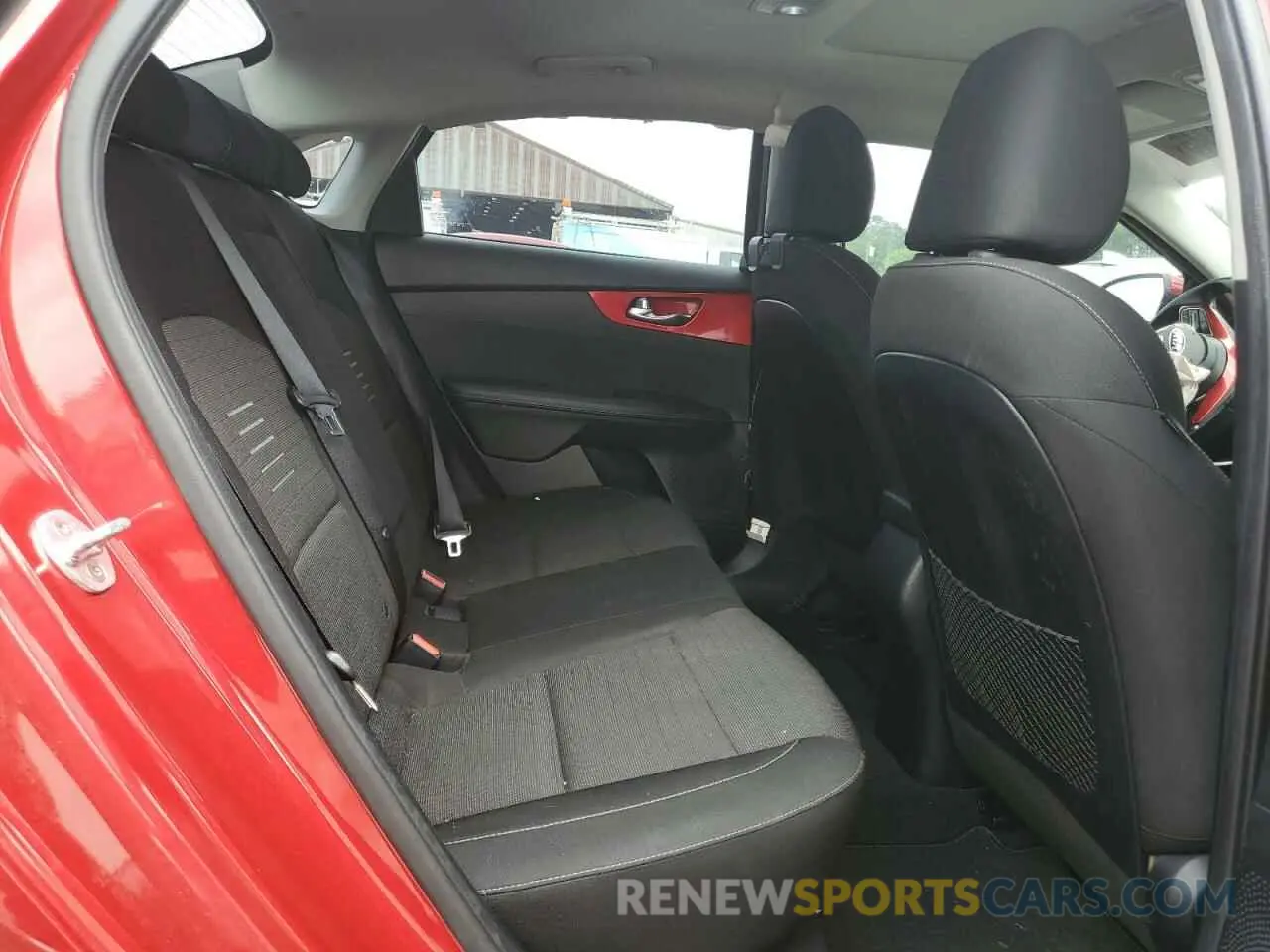 10 Photograph of a damaged car 3KPF34AD9KE049752 KIA FORTE 2019